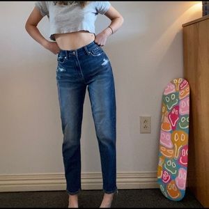 New with tags AE mom jeans